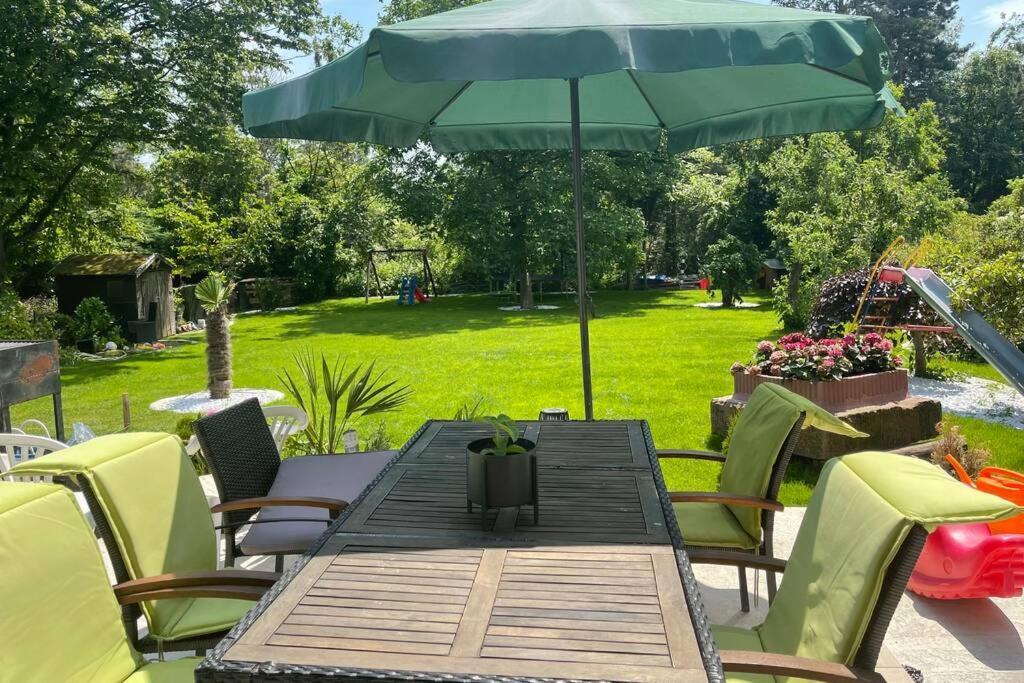 Wunderschoene Terrassenwohnung Mit Blick Ins Gruene! メーアブッシュ エクステリア 写真